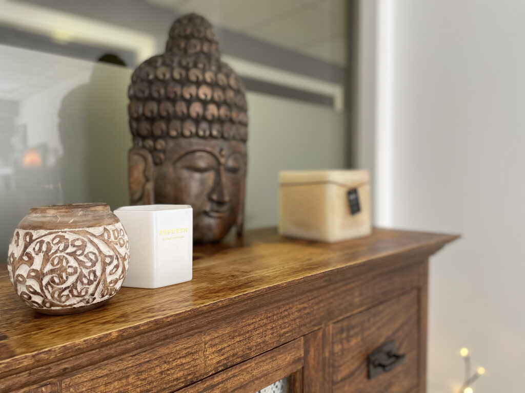 decoración oriental con cabeza de buda en Urbanatural